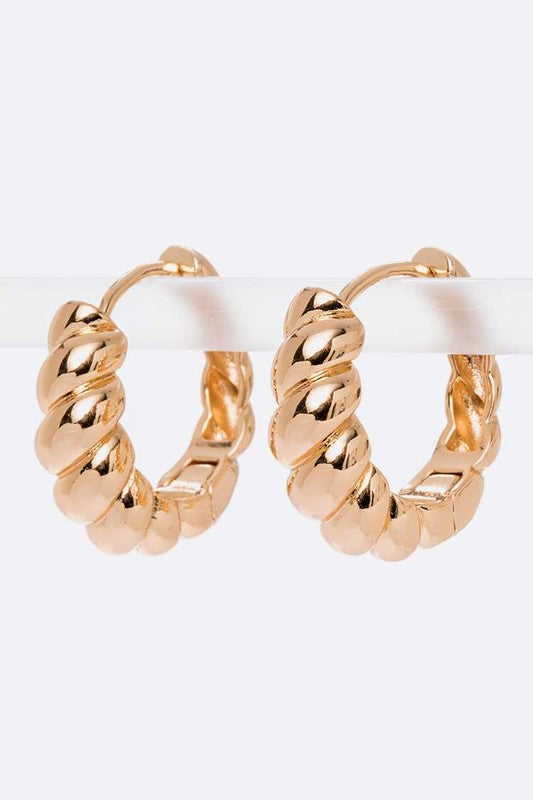 Scallop Textured Shiny Chunky Hoop Earrings