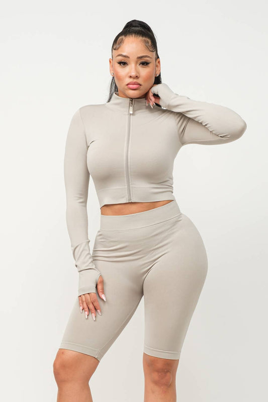 SculptFlex Seamless Zip Up Jacket And Biker Shorts Set For Active Women With Open Thumb Holes